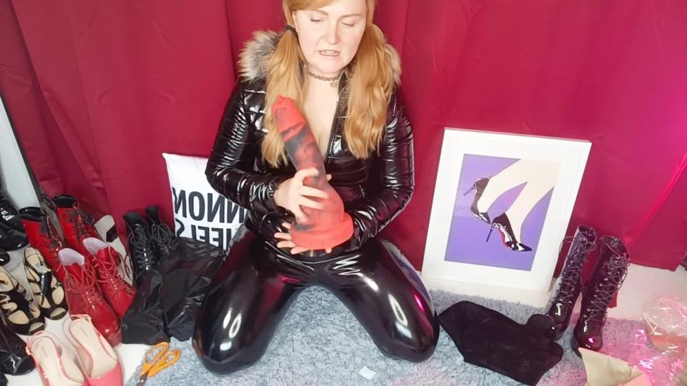 Poster for Manyvids Girl - John Thomas Dildo Review - Shannon Heels - Pvc-Vinyl, Free (Каблуки Шеннон Пвх-Винил)