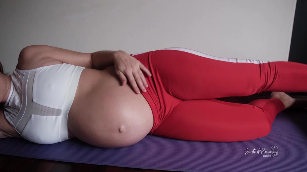 Poster for Molly Sweet - Manyvids Star - Molly Sweet 35 Weeks Pregnant Yoga Exercises - Molly Sweet, Siterip (Молли Свит Милая Молли)