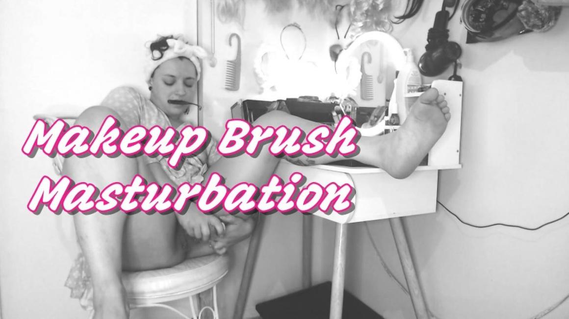 Poster for Manyvids Model - Makeup Brush Masturbation - Dakotamarr - Masturbation, Barefoot (Дакотамарр Мастурбация)
