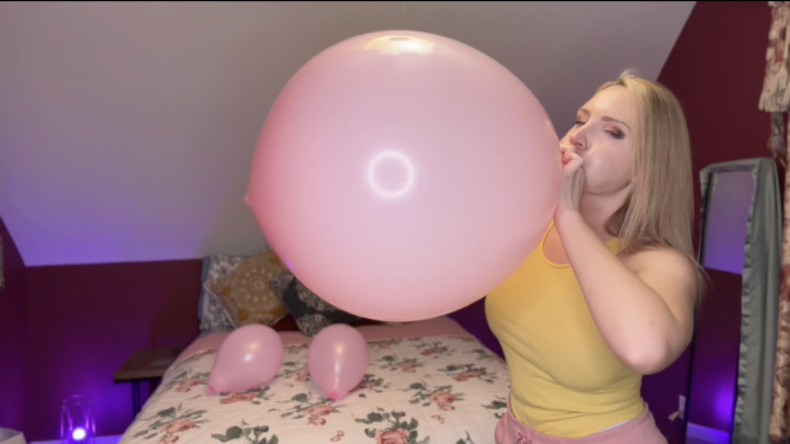 Poster for Manyvids Model - Working Up To A 36 Inch Balloon - Sneezegoddess - Balloonsnonpop, Bubblegum (Бубльгум)
