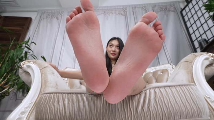 Poster for Sexy Model Xiaotontong Shows Her Sexy Big 39Eu Feet4 4K - Clips4Sale Creator - Sexy Asian Girls Feet - Foot Domination, Barefoot (Ноги Сексуальных Азиаток Доминирование Ног)