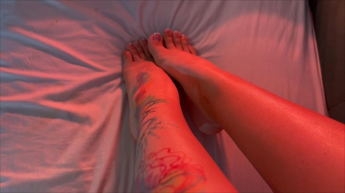 Poster for Foot Massage - Manyvids Girl - Jessica Alvarez - Tattoos, Foot Fetish (Джессика Альварес Фут-Фетиш)