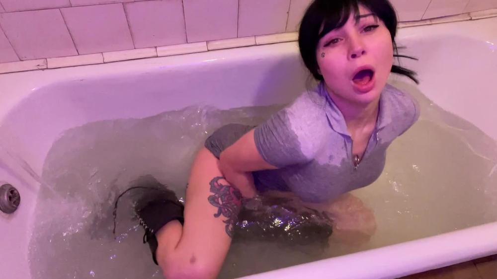 Poster for Masturbation While Taking Bath In Boots - Xena Highvoltage - Manyvids Star - Wet Look, Shoe & Boot Worship, Shower Scenes (Зена Высоковольтная Поклонение Туфлям И Сапогам)