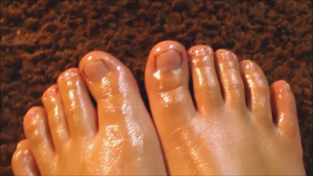 Poster for Manyvids Model - Sweetpam4You - Sweetpam4You Hd Foot Fetish Oiled Up Footrubs - Foot Fetish, Barefoot (Босиком)
