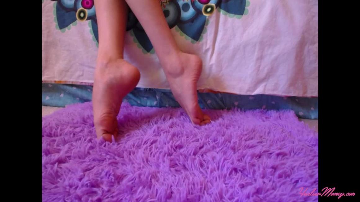 Poster for Manyvids Girl - Allforlucky - Morning Foot Worship - Crossed Legs Fetish, Foot Worship (Фетиш Со Скрещенными Ногами)