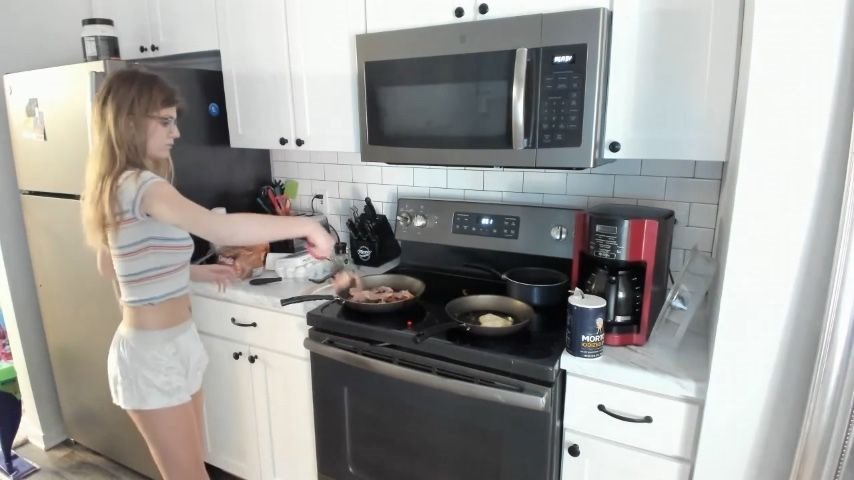 Poster for Meganholly00 Making Breakfast For You Pov - Meganholly00 - Manyvids Star - Eye Glasses, Brunette, Sfw (Очки Для Зрения)