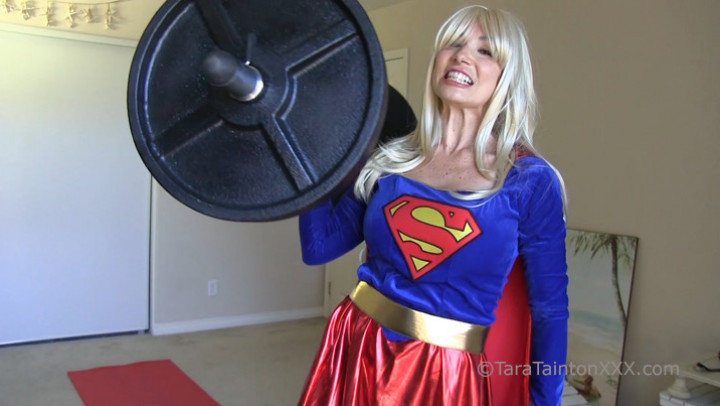 Poster for Manyvids Girl - Showing Off My Newfound Super Strength - Tara Tainton - Growthfetish, Muscularwomen (Тара Тейнтон Мускулистые Женщины)