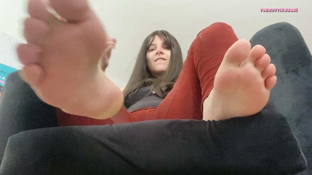 Poster for Manyvids Star - Lily Ann X - Mesmerized To Smell My Feet Joi - Mesmerize, Barefoot (Лили Энн Икс Завораживать)