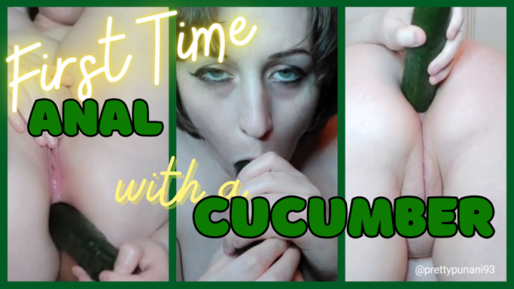 Poster for First Time Anal With Cucumber - Lizzymaestro - Manyvids Model - Analmasturbation, Taboo (Анальная Мастурбация)