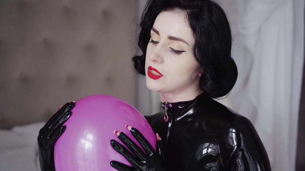 Poster for Misselliemouse - Manyvids Girl - Balloons And Latex Asmr - Liquid Latex, Sfw, Latex (Латекс)