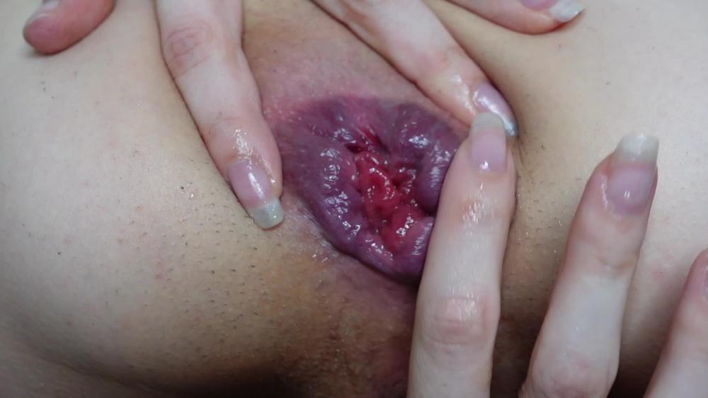 Poster for Sofie Skye - Manyvids Girl - Asshole Finger Fuck Spread And Gape - Gaping, Asshole, Anal Play (Софи Скай Зияющий)