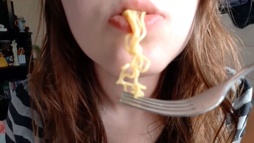 Poster for Eveyourapple - Manyvids Model - Girl Eating Noodles Asmr - Mouth Fetish, Eating, Sfw (Фетиш Рта)