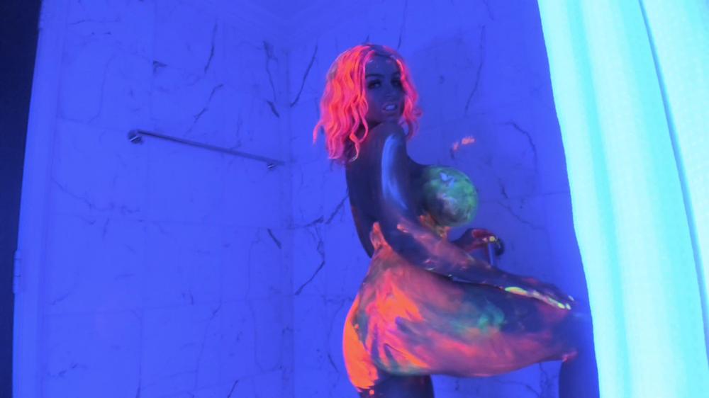 Poster for Manyvids Girl - Katy Annxo The Light Show - Katy_Annxo - Huge Tits, Amateur (Любительский)