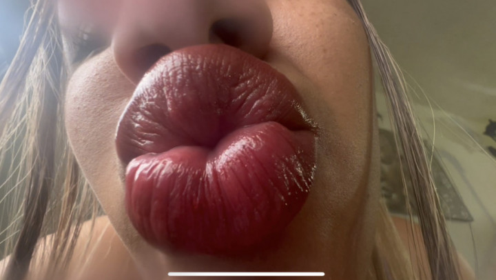 Poster for Colombianbigass - Kiss From Giantess Big Lips On Valentine - February 15, 2023 - Manyvids Star - Kissing, Valentine’S Day, Giantess (Поцелуй)