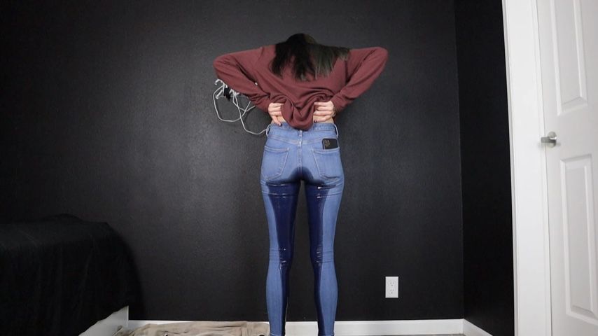 Poster for Manyvids Model - Liz Raw - Wetting Jeans - Oct 16, 2021 - Jeans/Pants Wetting, Role Play, Jeans Fetish (Лиз Роу Ролевая Игра)