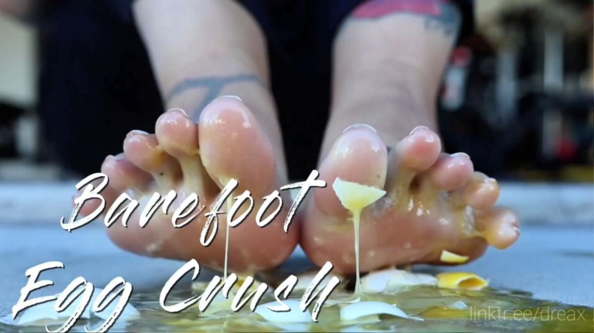 Poster for Drea_Xoxo - Manyvids Star - Barefoot Egg Crush - Dirty Feet, Barefoot, Sfw (Босиком)