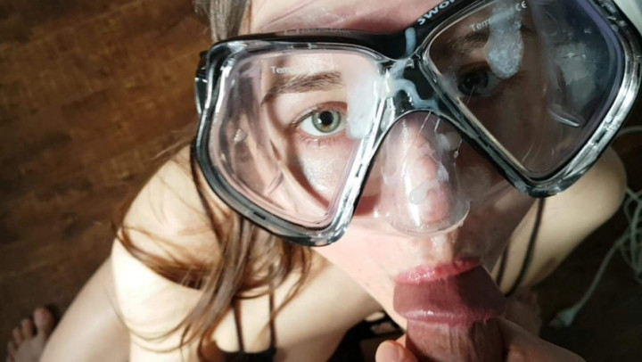 Poster for Scuba Mask Sloppy Deepthroat Pov - Hazel Simone - Manyvids Star - Cumshots, Mask Fetish, Deepthroat (Хейзел Симоне Кончают)