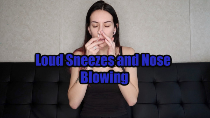 Poster for Loud Sneezes And Runny Nose Blowing - Dec 31, 2019 - Liz Raw - Manyvids Girl - Nose Blowing, Sneezing, Tattoos (Лиз Роу Чихание)