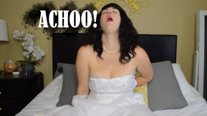 Poster for Manyvids Star - Ivystarshyne - Sneezy Princess - Aug 18, 2019 - Sneezing, Boob Bouncing, Princess (Принцесса)