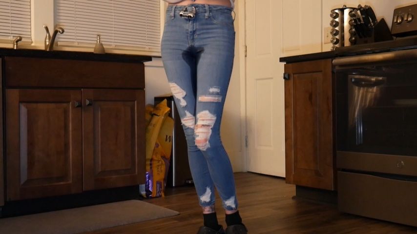 Poster for Liz Raw - Manyvids Star - Locked Jeans Wetting - Mar 28, 2022 - Jeans Fetish, Pee (Лиз Роу Писать)