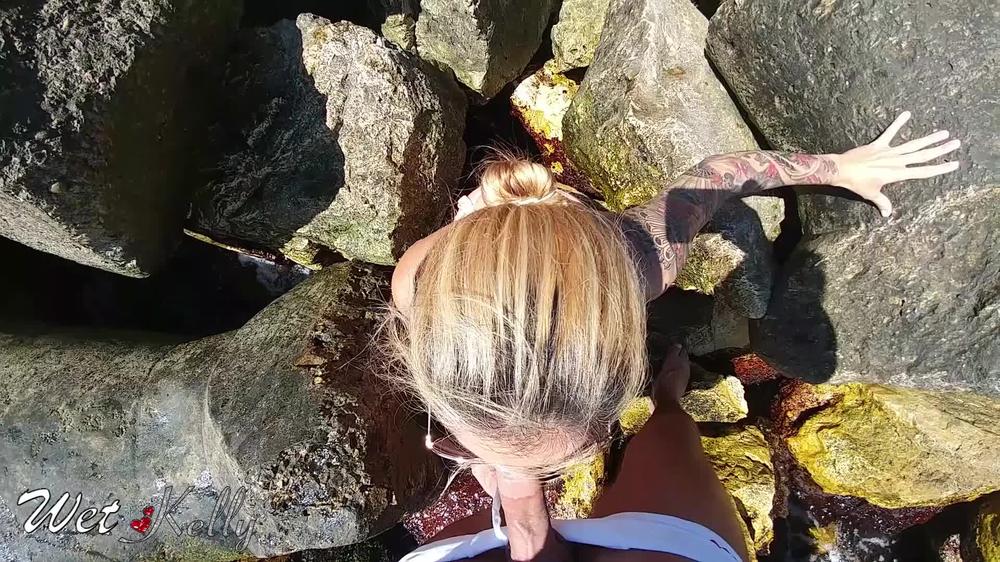 Poster for Wet Kelly Blowjob And Sex On The Sea Shore Full Hd - Wet Kelly - Manyvids Model - Wet Kelly, Siterip (Келли Лоу)