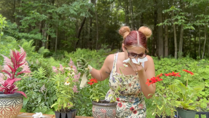 Poster for Sneezegoddess - Manyvids Girl - Gardening Interrupted By Sneezing And Nose Blowing - Mucophilia, Redheads, Noseblowing (Рыжие)