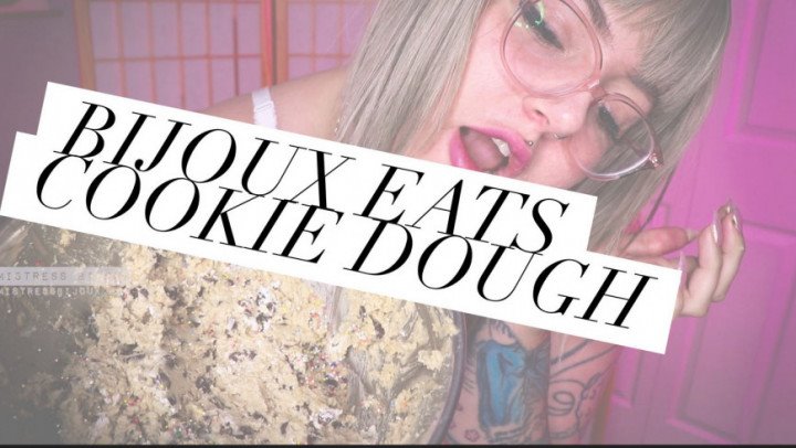 Poster for Mistressbijoux Bijoux Eats Cookie Dough - Mistressbijoux - Manyvids Star - Belly Fetish, Gaining Weight, Fat (Жир)